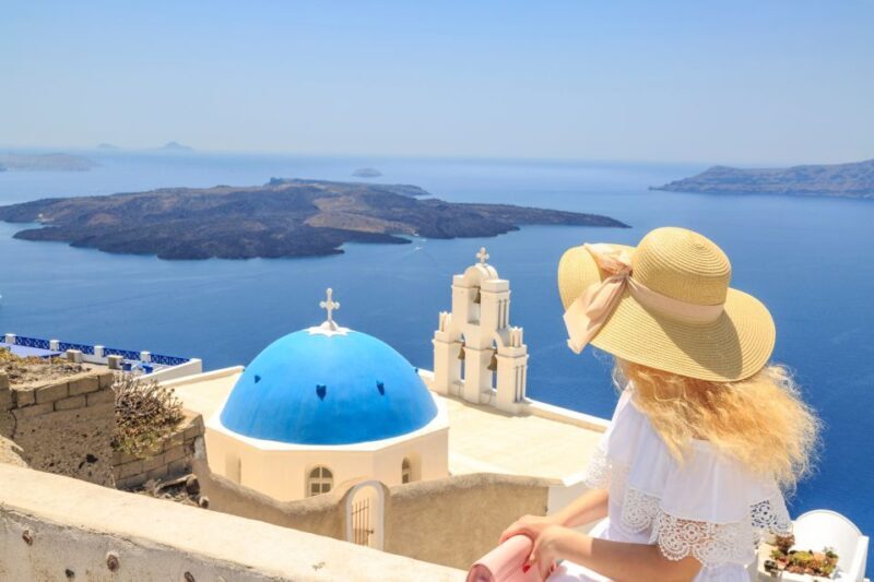 Santorini: Private Photo Shoot in Fira or Imerovigli - Exploring the Santorini Photoshoot Experience