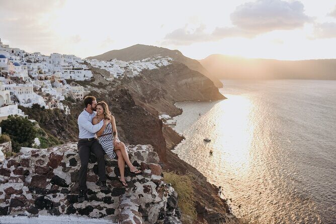 Santorini - Private Photoshoot with a Top Local Photographer - FAQs