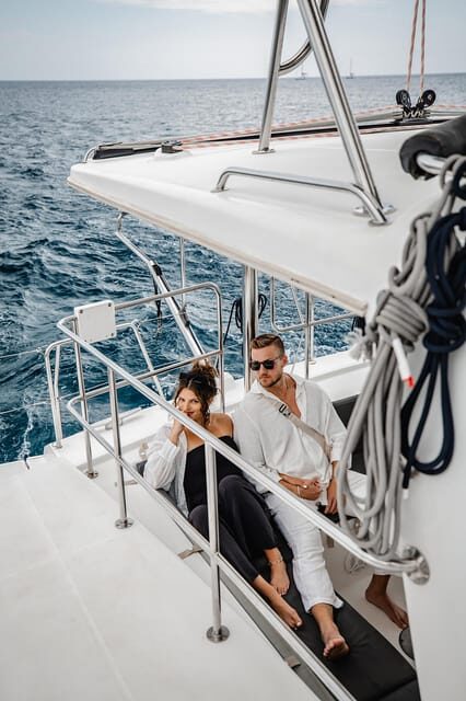 SANTORINI PRIVATE SAILING CRUISE TOUR - A Closer Look: What Makes This Experience Stand Out?