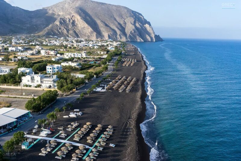Santorini Private Tour - Beaches - villages & Cldera Views - Transport & Comfort