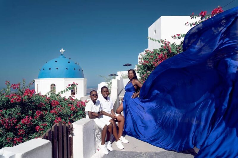 Santorini: Proposal Photoshoot l Private Entry to blue Dome - Key Points