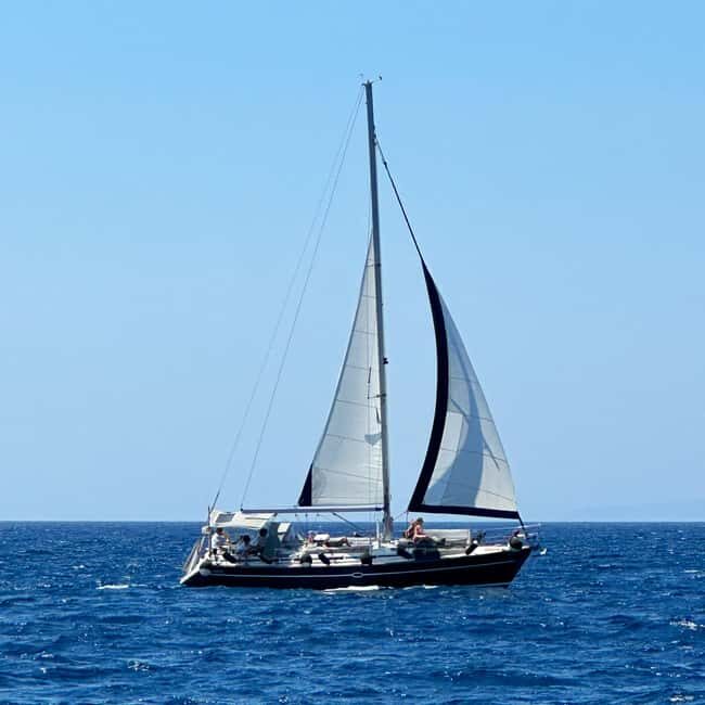 Santorini: Sailing Yacht cruise with full meal and drinks - Key Points