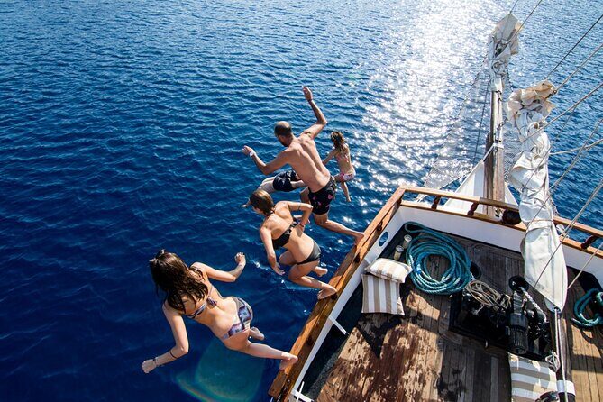 Santorini Sunset Dinner Cruise Including Nea Kameni Visit - A Detailed Look at What to Expect