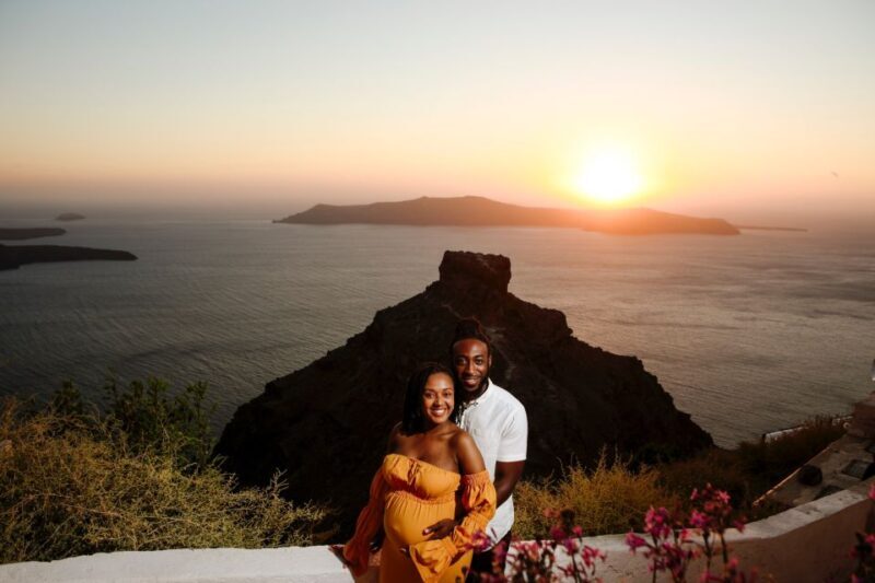 Santorini: Sunset Photo Shoot with a Personal Photographer - FAQ