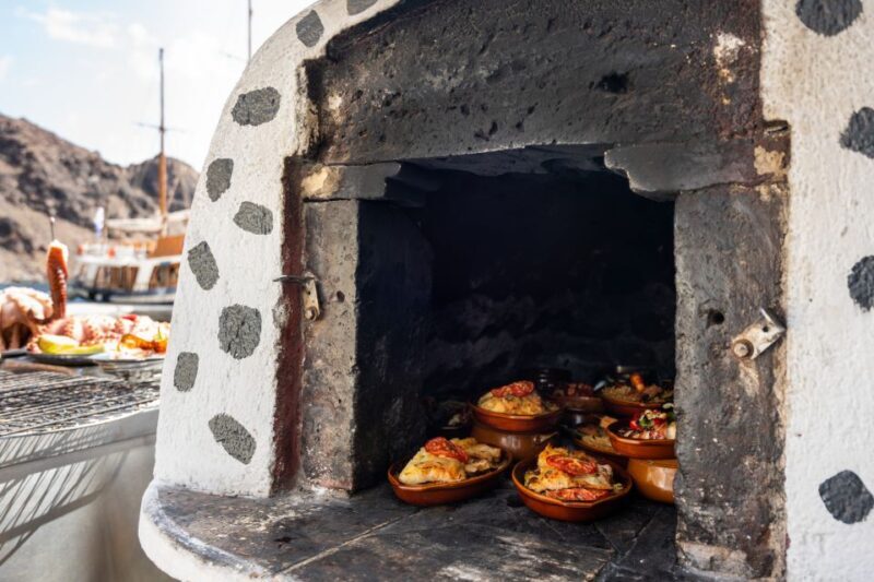 Santorini: Volcanic Islands Cruise with Hot Springs Visit - What to Expect on the Santorini Volcano and Hot Springs Cruise