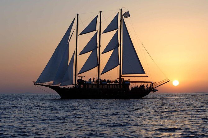 Santorini Volcanic Sunset Cruise - An in-depth look at the Santorini Volcanic Sunset Cruise