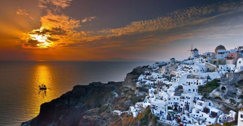 Santorini: Volcanic Sunset Cruise with Dinner - Practical Details and What to Expect