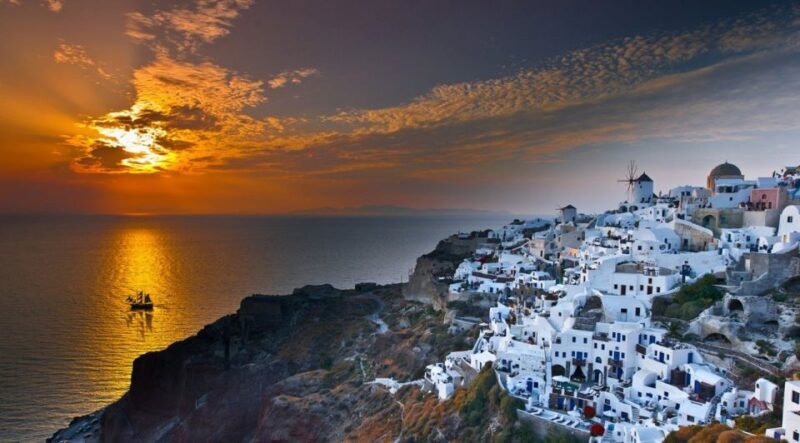 Santorini: Volcanic Sunset Cruise with Dinner - The Sum Up