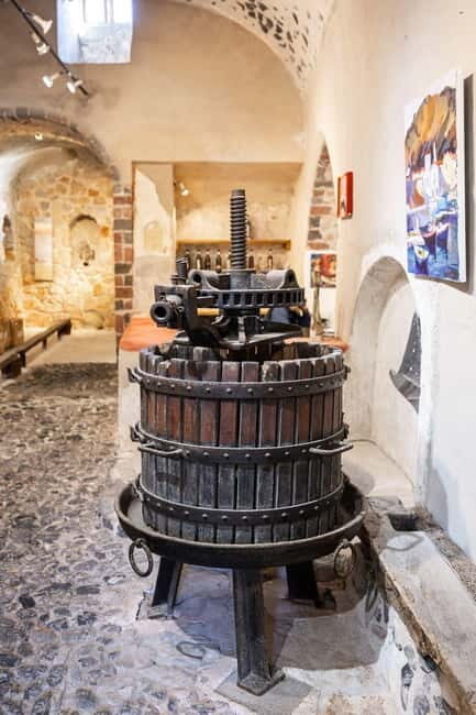 Santorini: Wine Tasting in locals wineries - FAQs
