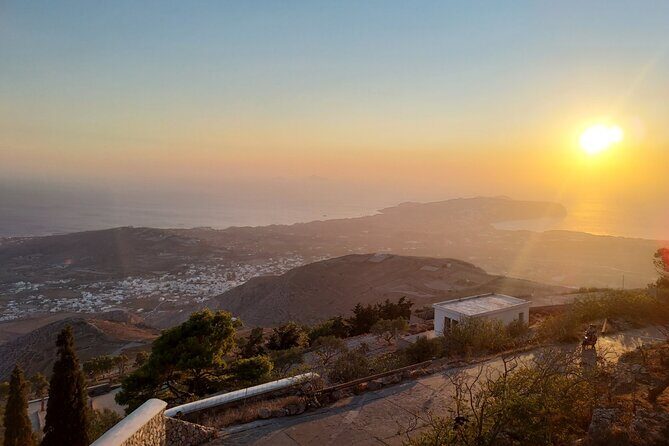 Santorini_Sunset Cheers and Dine - Experience Santorini in a Whole New Way: Sunset Cheers and Dine Tour