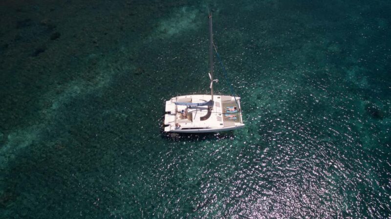 Santorini:Catamaran: private cruise with food & drinks - FAQ