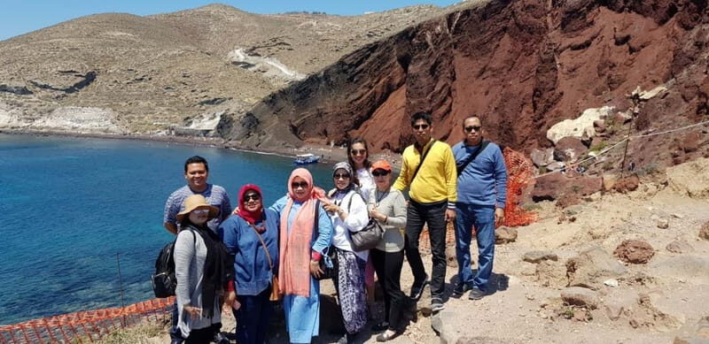 Santorini:Private Top Highlights & Hidden Gems Tour - Exploring the Heart of Santorini: What to Expect from the Tour