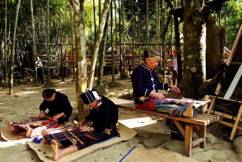 Sanya: Half-Day Private Tour of Li & Miao Minority Park - Key Points