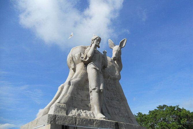 Sanya Shore Excursion: Sanya Luhuitou Park & Local Grocery Market visit - Who Should Consider This Tour?