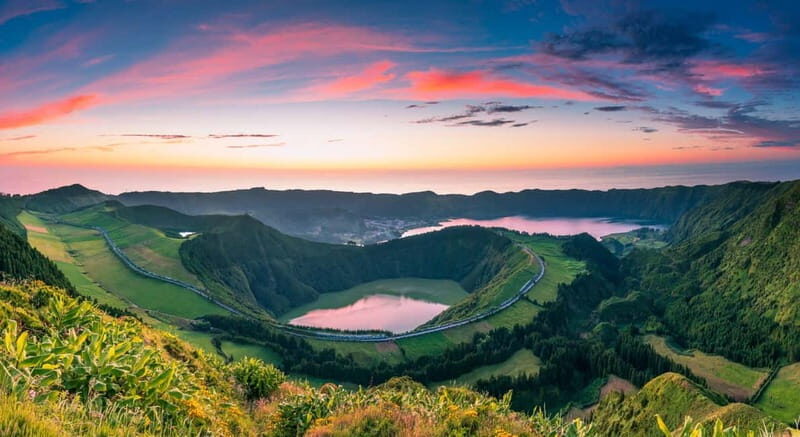 São Miguel Azores: Sete Cidades Guided tour with a local - Key Points