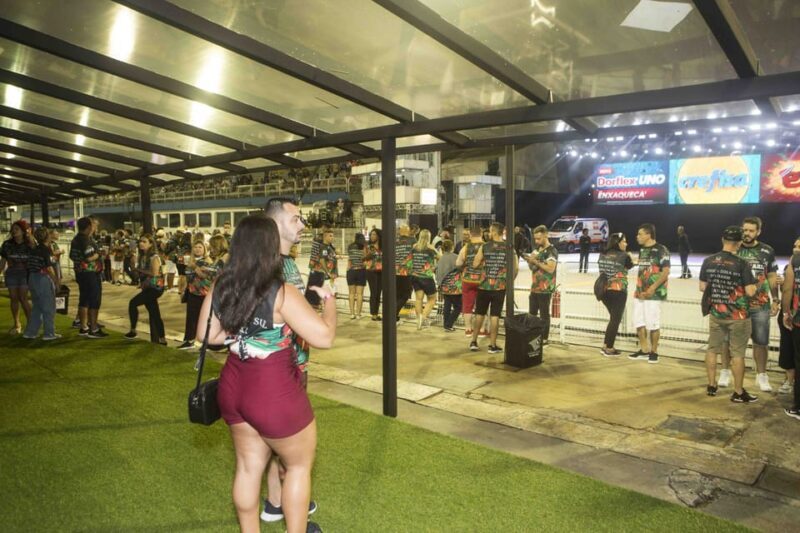 São Paulo Carnival Seating with Food, Drinks, & Transfer - FAQs