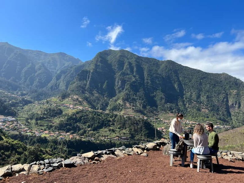 São Vicente Vineyard Visit With Traditional Lunch - Key Points