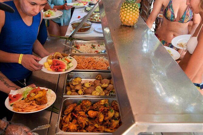 Saona Island Day Trip From Punta Cana with Pick Up and Open Bar - What to Expect from the Saona Island Day Trip