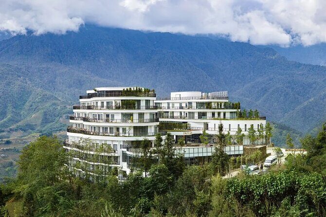 Sapa Trek 2days/1night -HOTEL 5 STAR-From Hanoi by Limousine Van - Day 2: Trekking Through Rice Terraces and Minority Villages