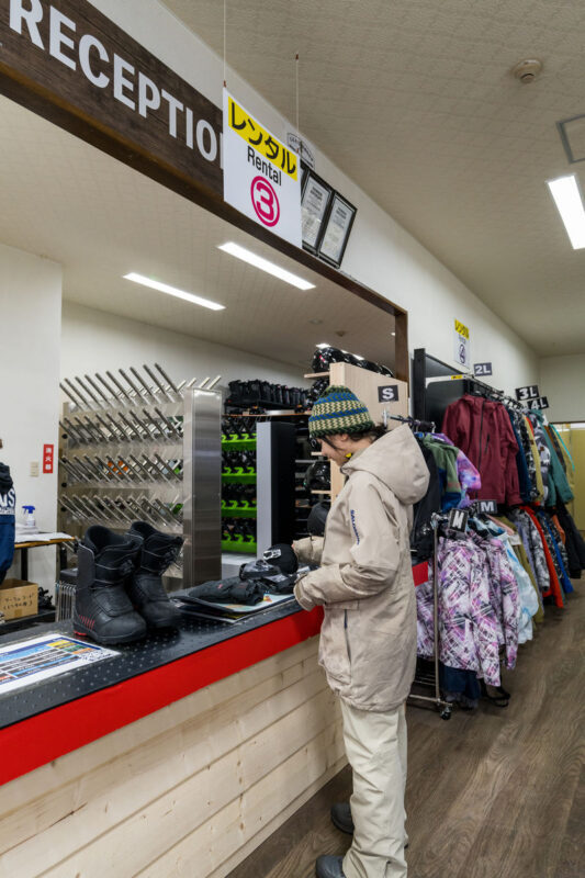 Sapporo Fujino Fus Snow Area Rental skis & wear - What the rental package covers, and what it does not