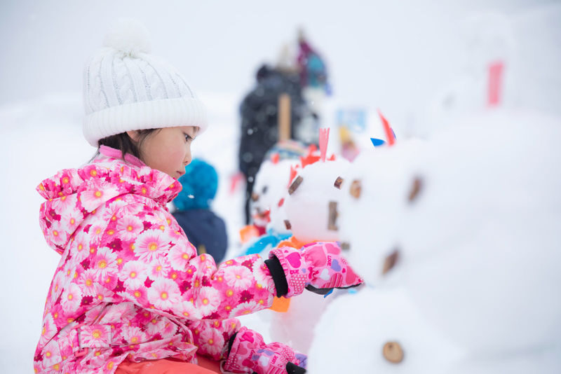 Sapporo Hitsujigaoka Observation Hill - Winter adds tubing, skiing, and snowmen