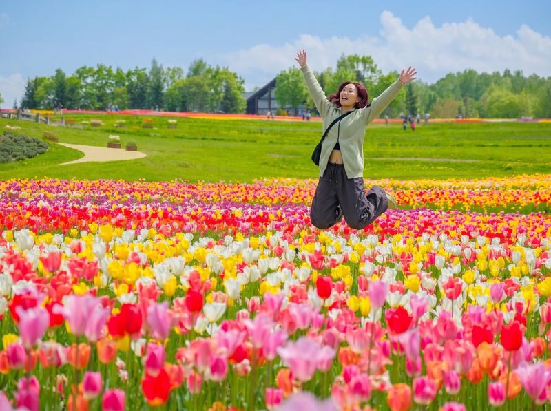 Sapporo Hoheikyo Dam, Jozankei, & Lake Shikotsu Full-Day Tour with Yamasen Bridge - The guide can shape the whole day