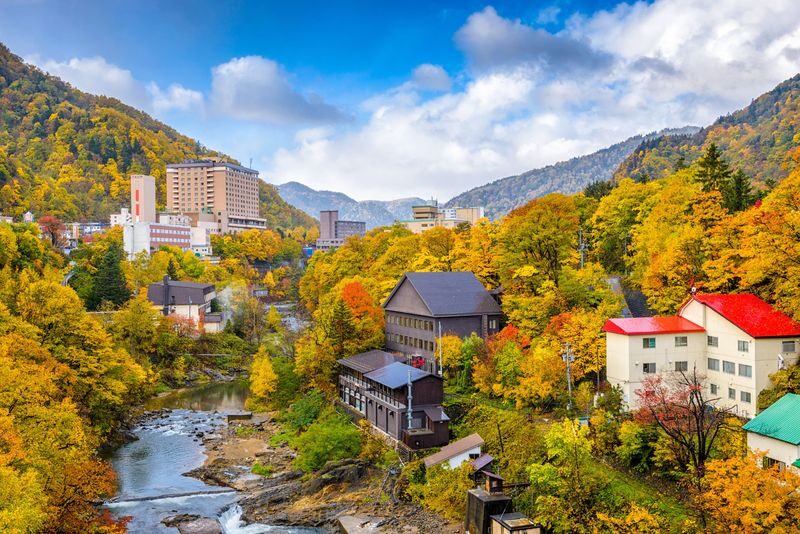 Sapporo Hoheikyo Dam, Jozankei, & Lake Shikotsu Full-Day Tour with Yamasen Bridge - Take snacks, and keep lunch expectations modest