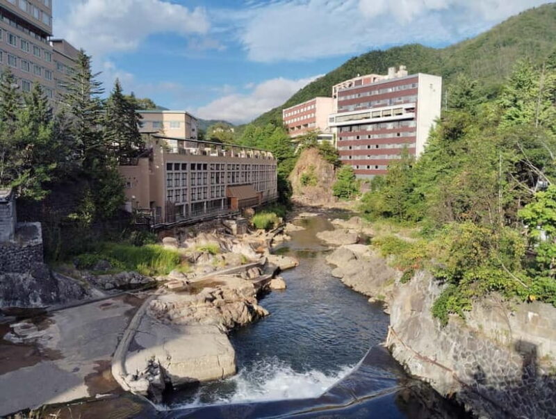 Sapporo: Jozankei Onsen Walk with Temple & Cave Visit - An In-Depth Look at the Jozankei Onsen Walk
