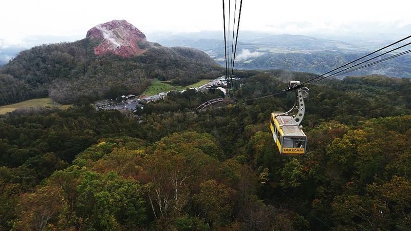 Sapporo Lake Toya & Noboribetsu Full-Day Tour - Guides make a difference on a long day