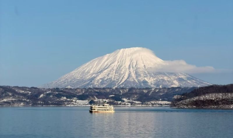 Sapporo Lake Toya & Showa Shinzan Full-Day Small Group Tour - At a glance: what makes this day trip appealing