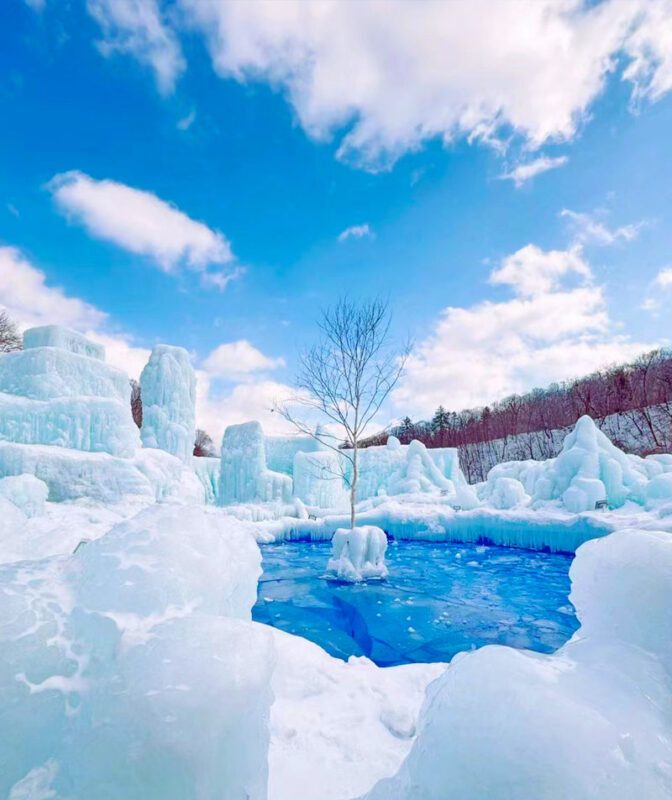 Sapporo Noboribetsu Hell Valley and Lake Shikotsu Ice Falls Festival Tour - A day built around winter contrasts