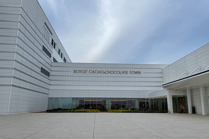 Sapporo privete tour: Royce Town, Autumn Foliage, Sunset Viewing - Experience the Charm of Sapporo’s Autumn and Coastal Beauty