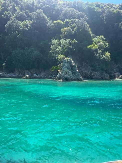 Saranda: Boat tour to 7 destinations end snorkeling - Key Points