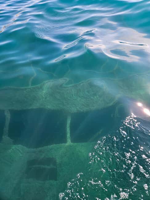 Sarandë: Boat Tour to Kroreza with Snorkel and free Umbrella - FAQ