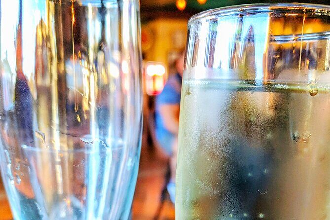 Sarasota Boutique Tour: Shopping, Bubbles, Bites & Insight - A Friendly Introduction to Sarasota’s Charm