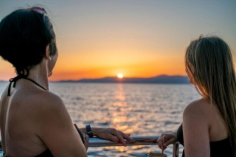 S'Arenal: Sunset Catamaran Cruise with BBQ - An In-Depth Look at the Sunset Catamaran Experience