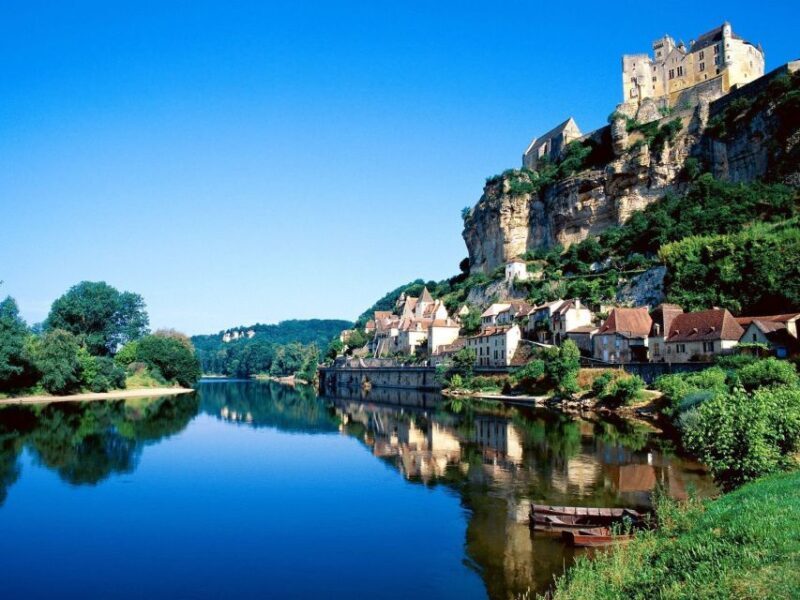 Sarlat : Private tour to Prehistoric Cave + Medieval Castle - Key Points