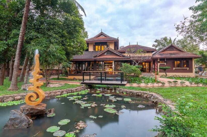 Satcha: Workshop Tour Guide incl. Free Soft Drink - The Sum Up