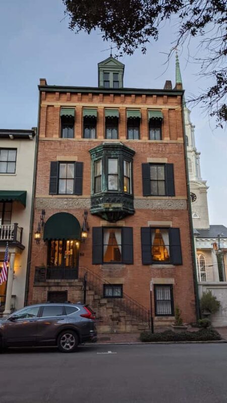 Savannah: Haunts and Horror - The Hell Cat Ghost Tour - Key Points