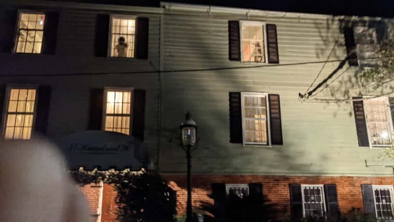 Savannah: Haunts and Horror - The Hell Cat Ghost Tour - The Experience and Atmosphere