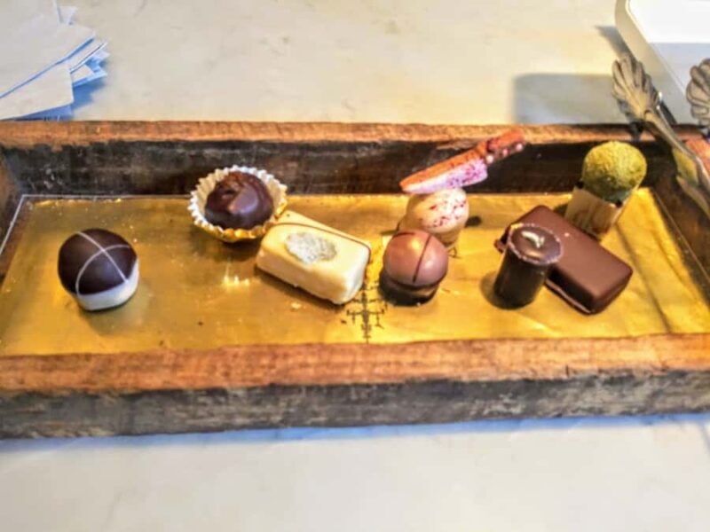 Savannah History Walking Tour + Coffee & Chocolate - Who Should Consider This Tour?