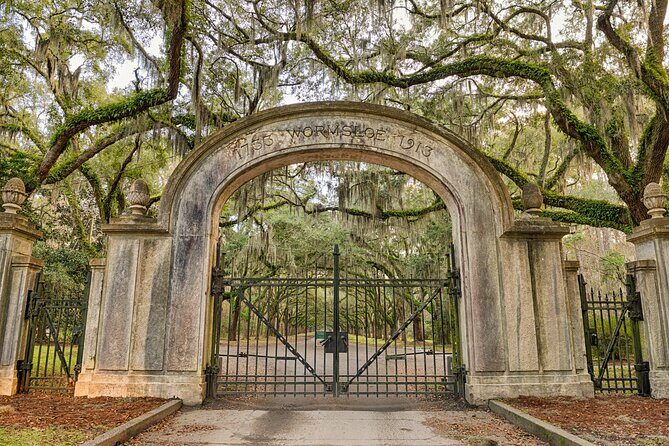 Savannah Psychic Guided Ghost & Cemetery Tour - What to Expect During the Tour