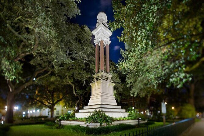 Savannah Shadows All Ages Ghost Tour - Savannah Shadows All Ages Ghost Tour: A Spooky Walk Through History