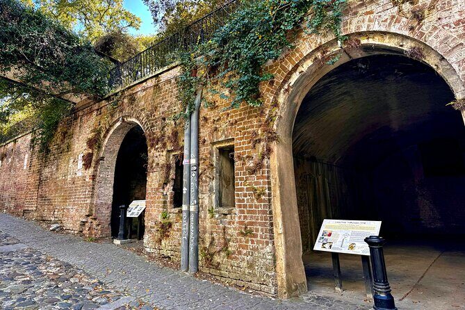 Savannah Walking Food Tour with 5 Locals Favorites Dishes - Final Words: Who Is This Tour Best For?