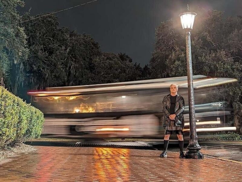 Savannah: Walking Tour with Bar Stops & Local Guide - Starting Point and First Impressions