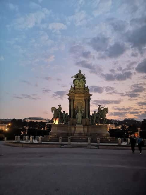 Scandals, affaires & anecdotes in Vienna - The Balance of Fun and Insight