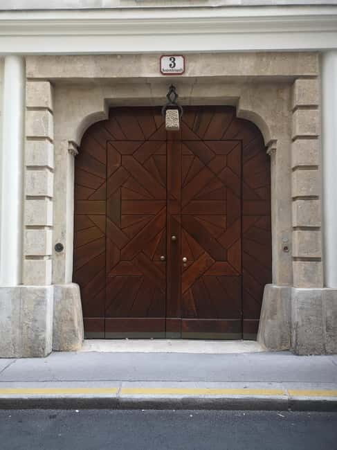 Scandals, affaires & anecdotes in Vienna - Who Would Enjoy This Tour?