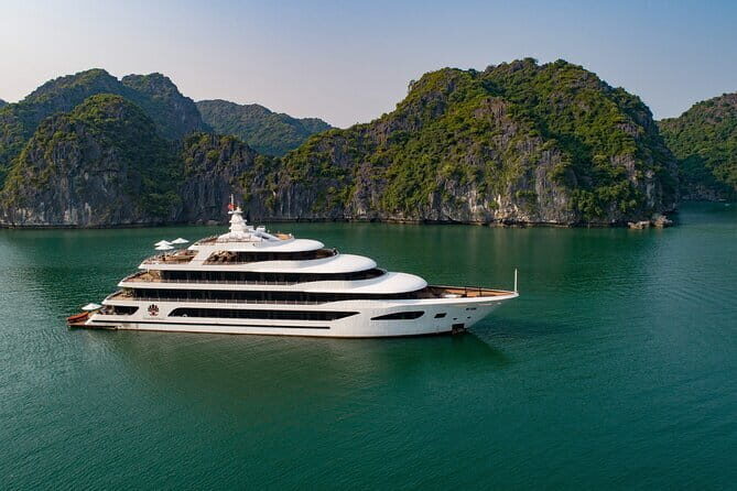 Scarlet Pearl Cruise  5 Star Luxury Halong Bay Cruise 2 Days - Introduction: A Luxurious Escape to Halong Bay
