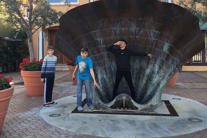 Scavenger Hunt in Fort Myers by Crazy Dash - Discovering Fort Myers Through a Fun and Laid-Back Lens