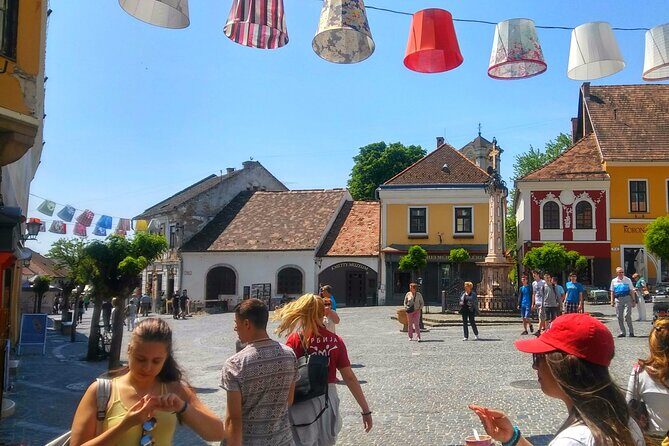 Scenic Danube River bend hills & the Art Town: Private Car Tour - The Classic Car & Personal Guidance